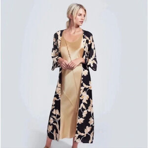 Maison Du Soir Anthropologie Floral Kimono Robe Cover Up Dress Size S/M
